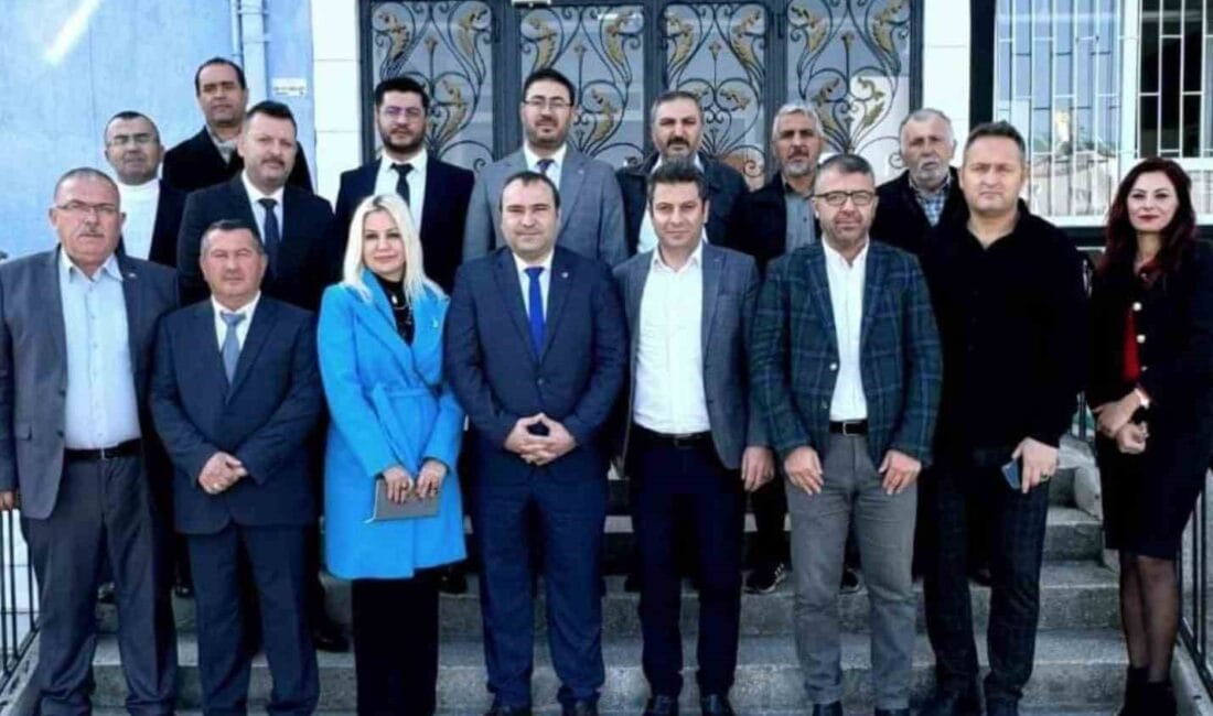 KALECİK DERNEKLER FEDERASYONU, KALECİK'TEKİ OKULLARI ZİYARET EDEREK KIRTASİYE VE HEDİYE