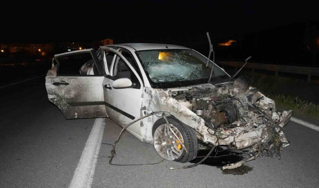 Kırıkkale’de kontrolden çıkan otomobilin bariyerlere çarpması sonucu araçtan fırlayan bir