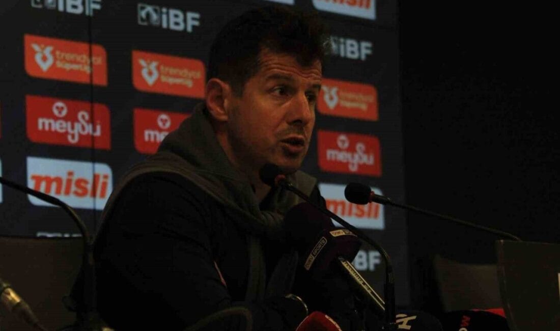 Antalyaspor Teknik Direktörü Emre Belözoğlu, takımın sergilediği performansın kötü olduğunu