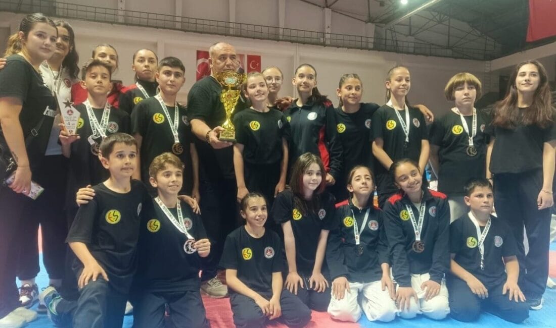 Eskişehir’den ’İller Arası Karate Ligi Final Etabı’na katılım sağlayan sporcular