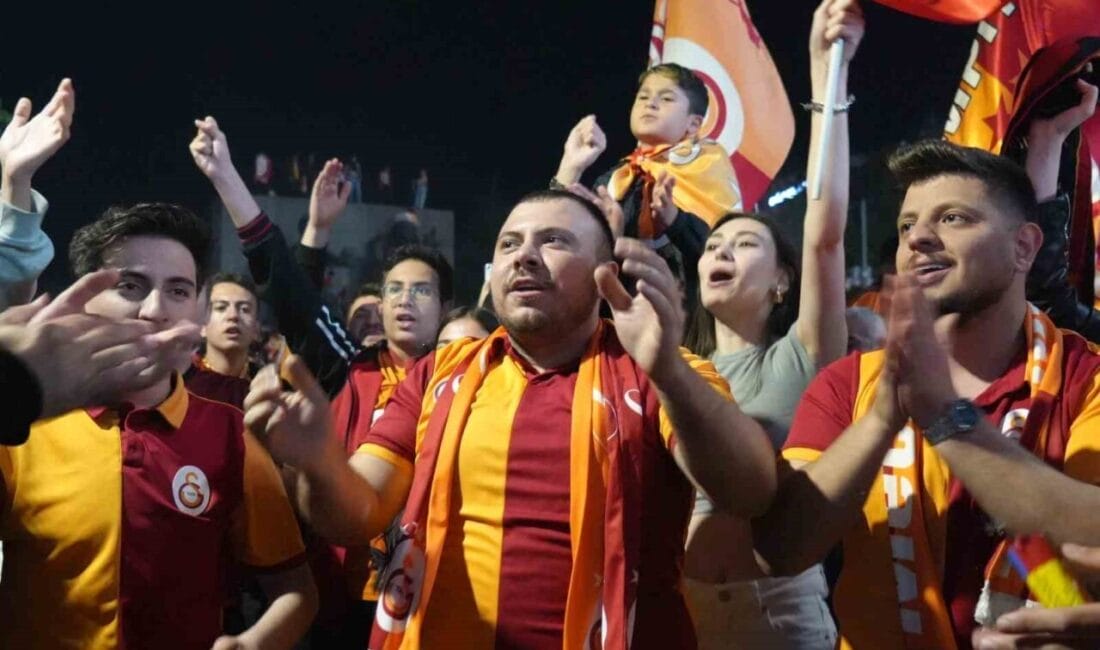Galatasaray’ın 25. şampiyonluğu Ankara’da tezahüratlar, davul, zurna ve halaylar eşliğinde