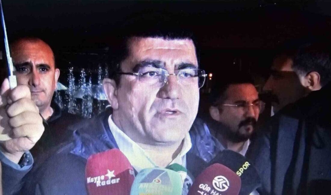 Kayserispor Başkanı Nurettin Açıkalın, takımının mücadelesi ile tüm Türkiye’ye örnek