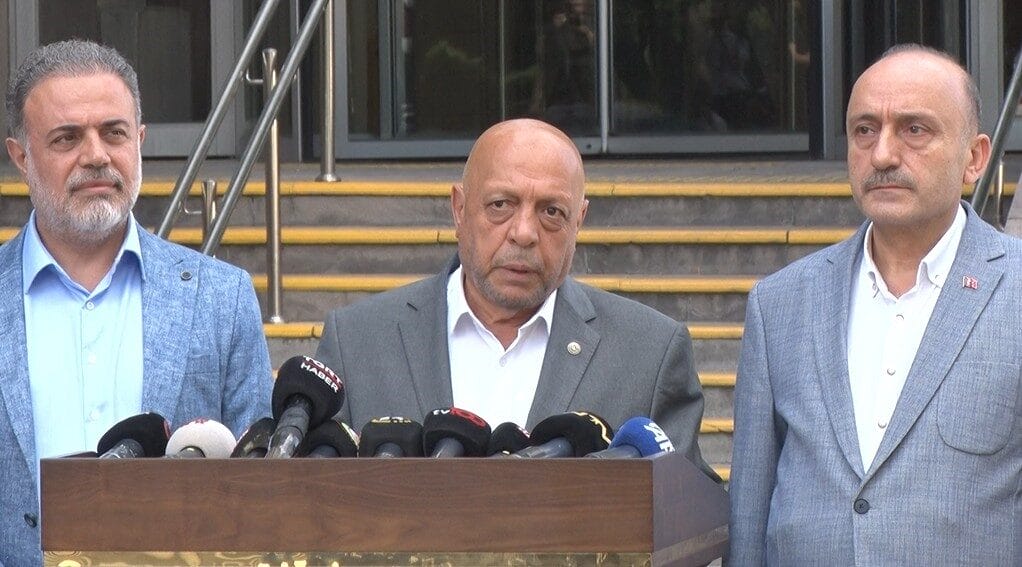 Hak İşçi Sendikaları Konfederasyonu (HAK-İŞ) Genel Başkanı Mahmut Arslan, Kamu