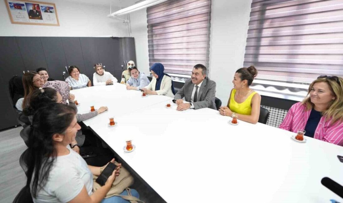 Milli Eğitim Bakanı Yusuf Tekin, ikinci dönemin son günlerini kapsayan