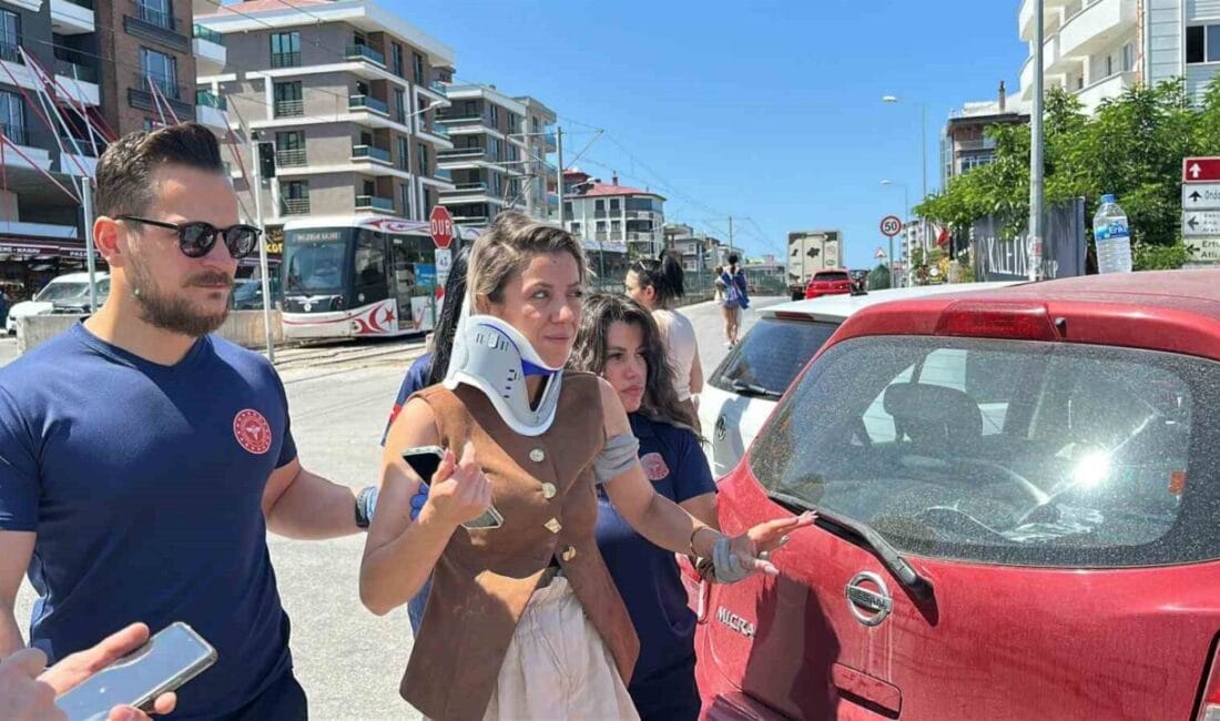Samsun’da 2 otomobilin çarpışması sonucu 1 kişi yaralandı. Kaza, Atakum