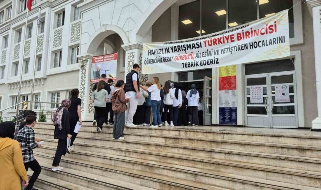 Yükseköğretim Kurumları Sınavı’nın (YKS) birinci oturumu için Düzce’de sınav yerlerine