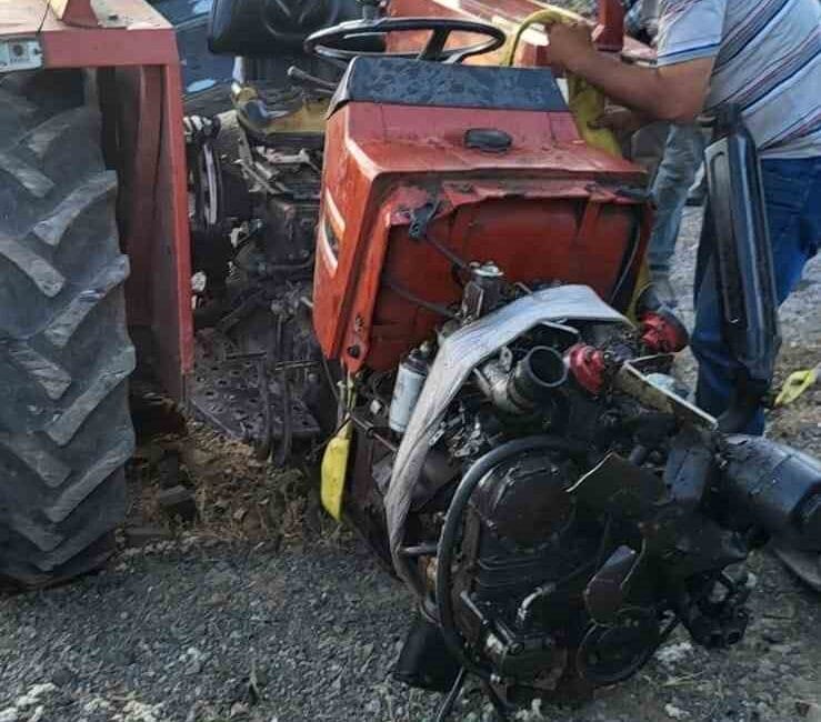 Çorum’un Kargı ilçesinde el freni çekilmeyen traktör, şarampolde takla attı.