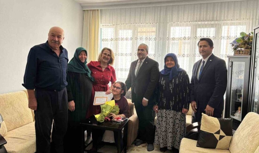 Çorum’da sağlık sorunları sebebiyle eğitimini evde sürdüren ortaokul öğrencisi başarıyla