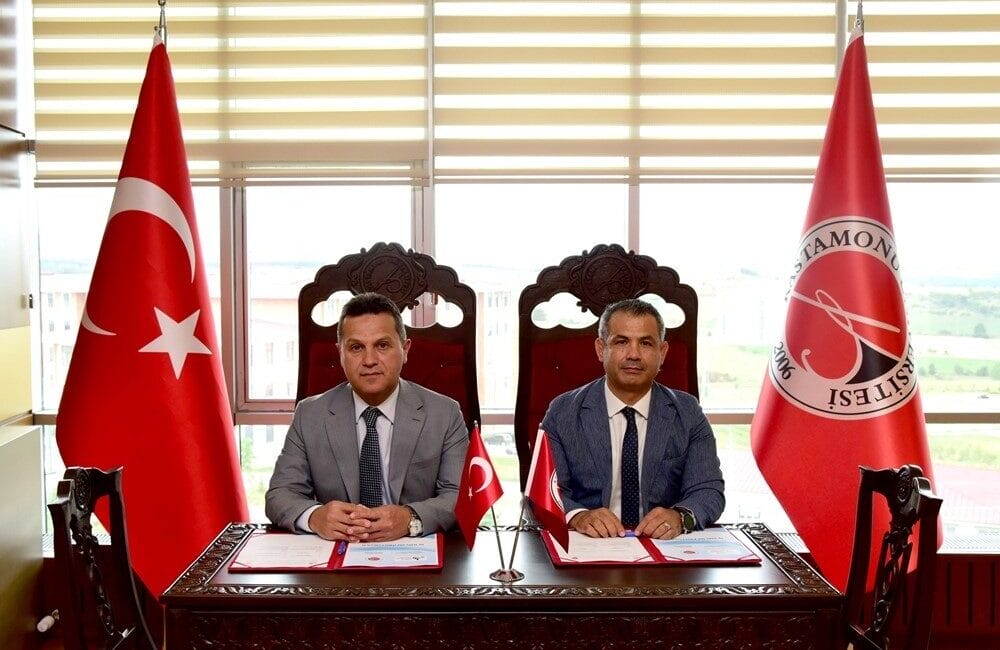 Kastamonu Üniversitesi ile Türkiye Badminton Federasyonu arasında iş birliği protokolü