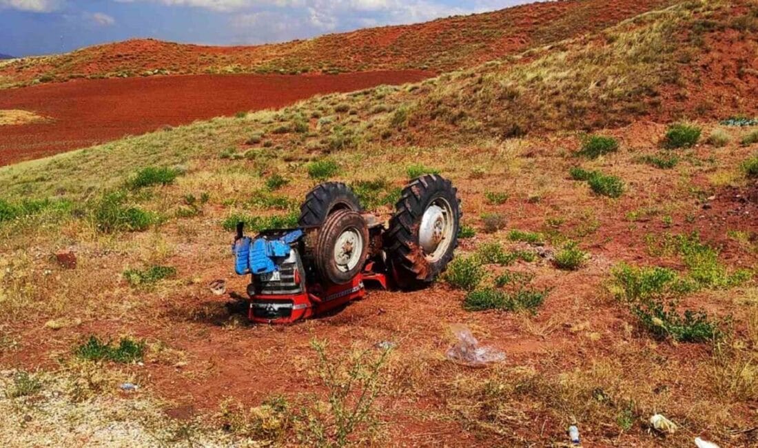 Kırıkkale’nin Delice ilçesinde römorkunda buğday yüklü traktörün takla attığı kazada