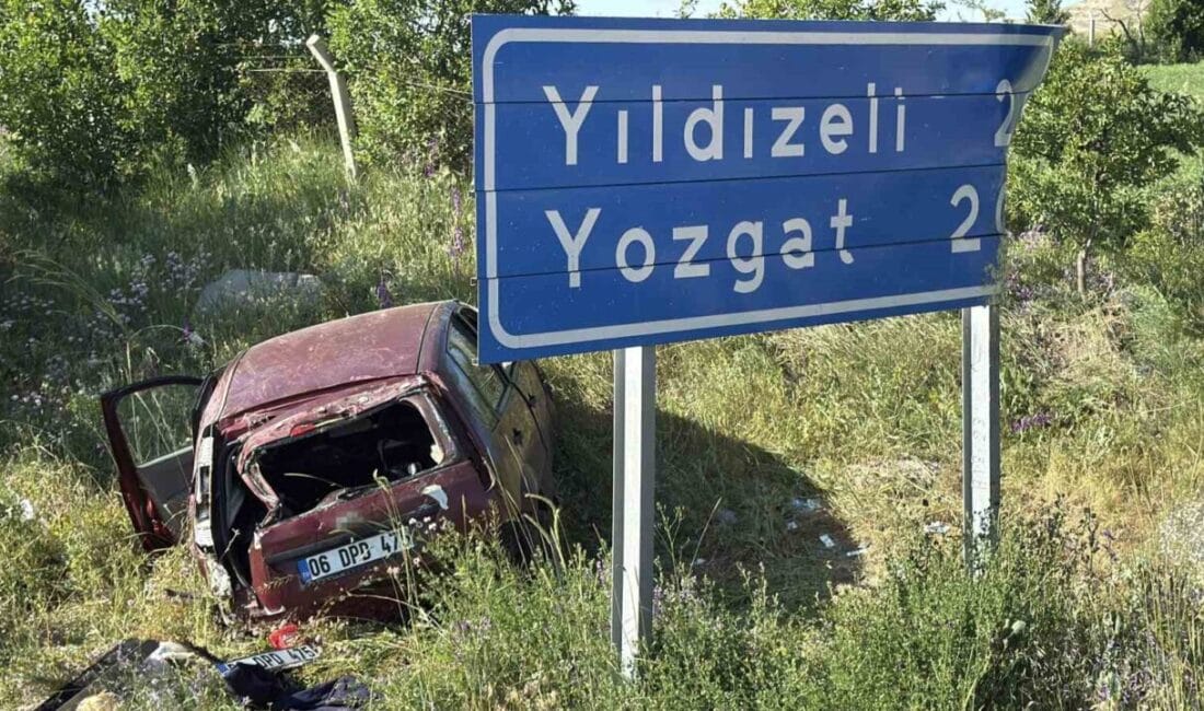 Sivas’ta kontrolden çıkan otomobilin şarampole uçtuğu kazada 1’i ağır 3