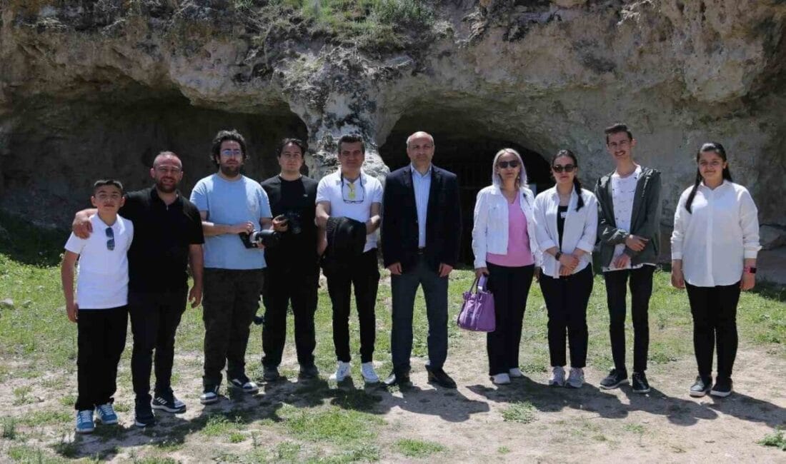 KIRŞEHİR (İHA) – Kırşehir’in Mucur ilçesinde, öğrencilerin sanatsal ve kültürel