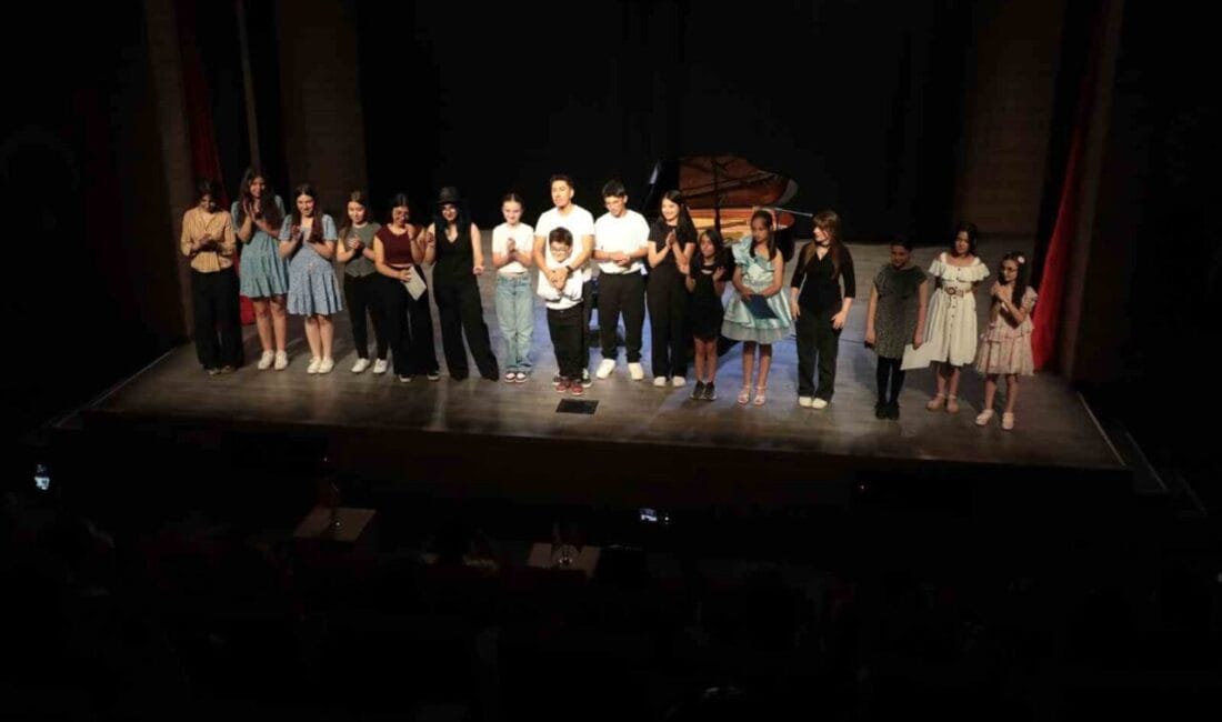 Odunpazarı Belediyesi Piyano Atölyesi öğrencileri, yıl boyunca edindikleri müzikal birikimlerini