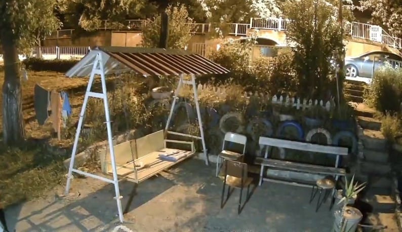 Karabük’te bir otomobilin park halindeki araca çarpıp kaçtığı anlar güvenlik
