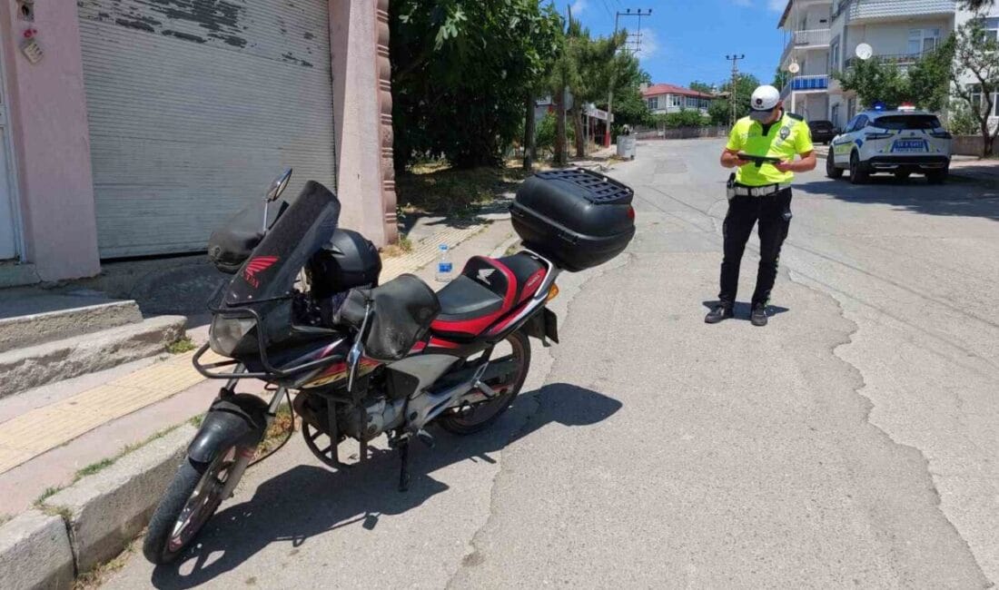 Samsun’da devrilen motosikletin sürücüsü yaralanarak hastanelik oldu. Kaza, Samsun’un İlkadım