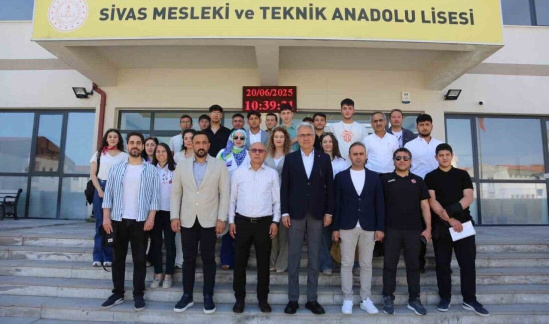 Sivas Bilişim Teknolojileri Mesleki ve Teknik Anadolu Lisesi’nde yılsonu karne