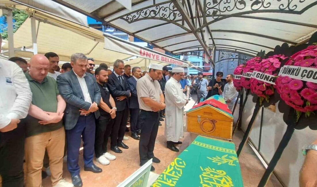 Yapımcı ve yönetmen Ahmet Selim Tuncer, tedavi gördüğü hastanede hayatını